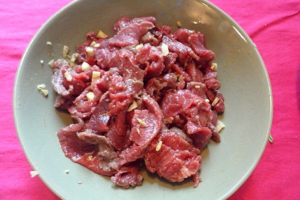 cách làm canh thịt bò cà chua ngon hấp dẫn tại nhà