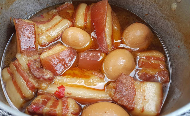 cách nấu thịt kho hột vịt nước dừa béo ngậy thơm ngon
