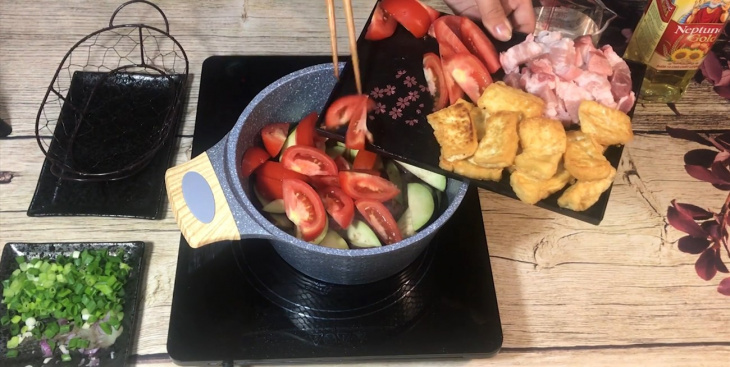cách nấu cà bung đậu thịt cực ngon – món ăn đưa cơm ngày hè oi ả