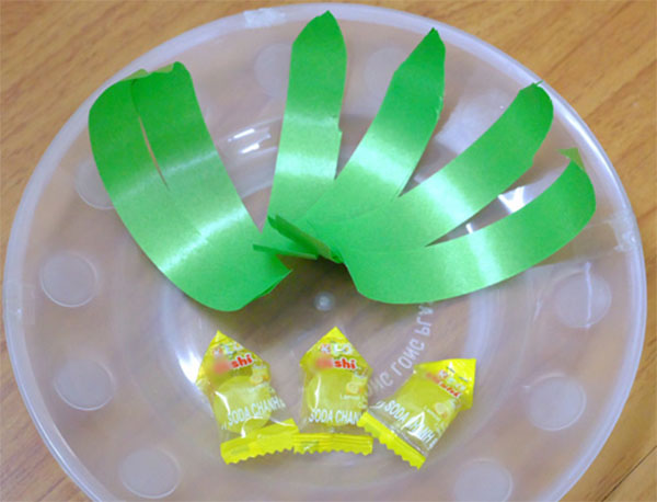 handmade, cách làm quả dứa bằng kẹo oishi chỉ với ba bước