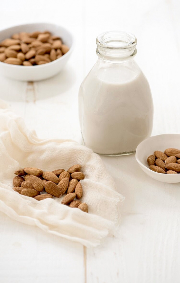 cách làm sữa, món ngon mỗi ngày, bật mí cách làm sữa hạt hạnh nhân siêu dễ