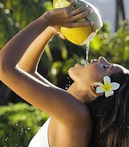 Cách giảm cân, cách uống, tác dụng của nước dừa: 5 khám phá bất ngờ