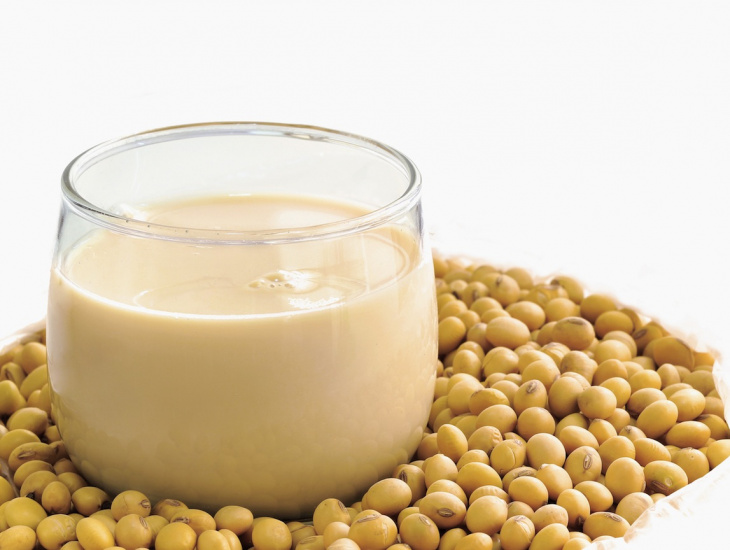 Cách làm sữa đậu nành thơm ngon đặc biệt cho buổi tối thêm ấm cúng