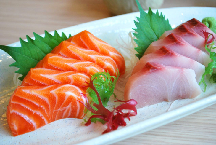 Cách làm sashimi cá hồi ngon tê tái cả người