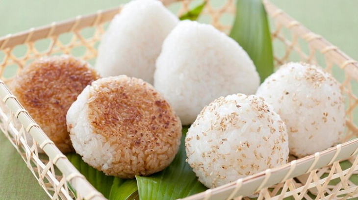 đường, gạo dẻo, muối, vừng, cách làm cơm nắm muối vừng thơm ngon ngay tại nhà