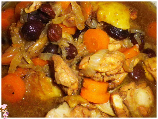 nho khô, thịt gà, phong phú cho mỗi bữa cơm với cách làm món gà nấu nho khô