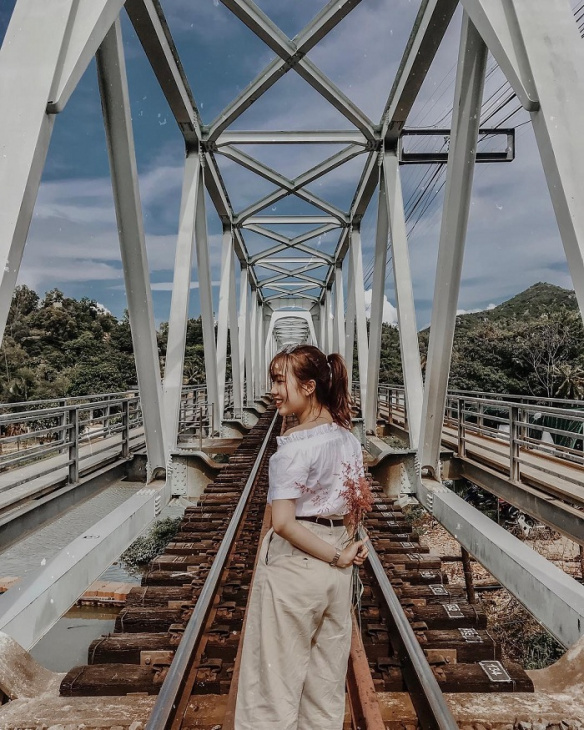Phát hiện cầu sắt Nha Trang hoài cổ chuẩn vintage, lên hình chỉ có đẹp cho đến cực đẹp