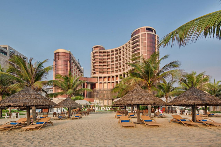 Holiday Beach Danang Hotel & Resort  – Khách sạn đẳng cấp Đà Nẵng