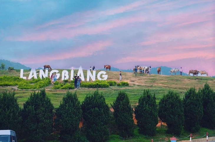 Núi LangBiang Đà Lạt
