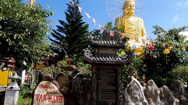 Tham quan Thiền Viện Vạn Hạnh với bức tượng Phật lớn nhất Lâm Đồng