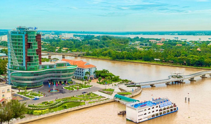 Ninh Kiều Riverside Hotel – Khách sạn cao cấp nằm ngay bến Ninh Kiều