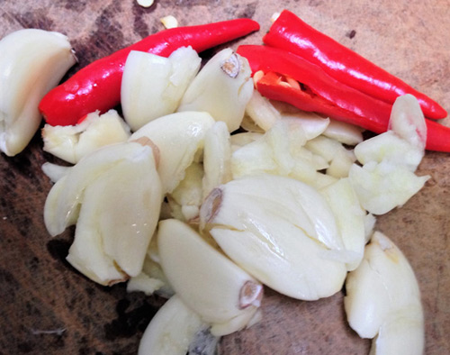 Cách kho cá bạc má ngon cùng tỏi ớt – bạn đã thử chưa?