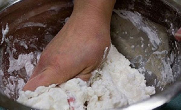 Cách làm bánh trôi bằng bột nếp khô đơn giản mà ngon