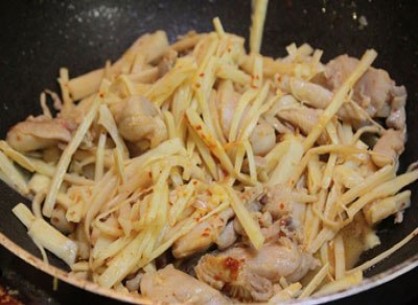 thịt gà, món kho, măng khô, măng, gà kho măng khô, gà kho măng khô – món ăn đơn giản mà dễ làm tại nhà