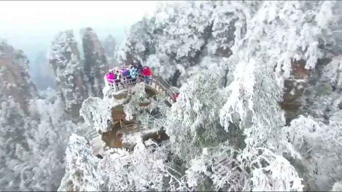 Trải nghiệm công viên băng tuyết lớn nhất Trung Quốc