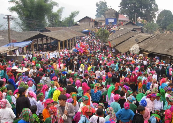 Trải nghiệm lễ hội Chợ Tình Khâu Vai khi du lịch Hà Giang