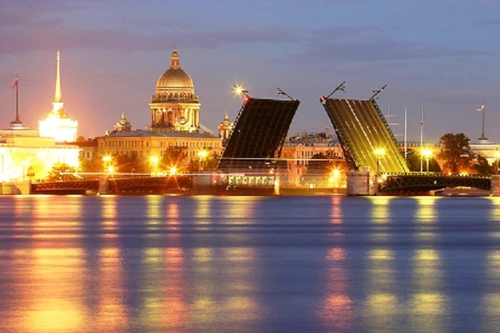 Những cây cầu nổi tiếng chỉ có ở St.Petersburg nước Nga