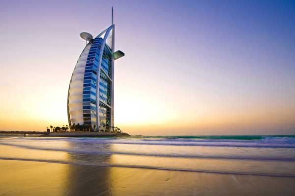 Vẻ đẹp lộng lẫy của khách sạn 7 sao Burj Al Arab tại Dubai