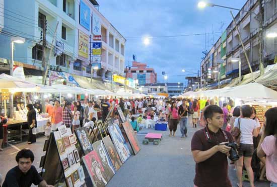 Chợ đêm cuối tuần Krabi - Thiên đường ăn vặt ở Thái Lan