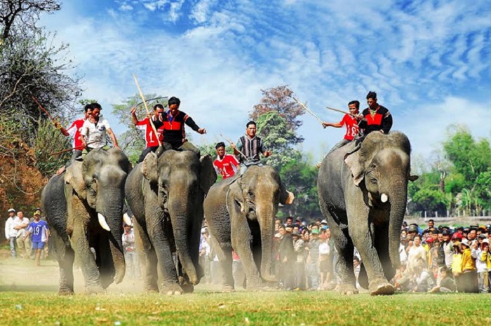 Trải nghiệm lễ hội đua voi khi du lịch Tây Nguyên mùa xuân