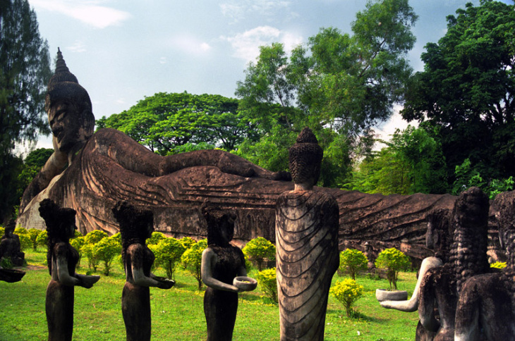 công viên phật giáo ở lào có hơn 200 bức tượng phật và hindu, công viên phật giáo ở lào có hơn 200 bức tượng phật và hindu