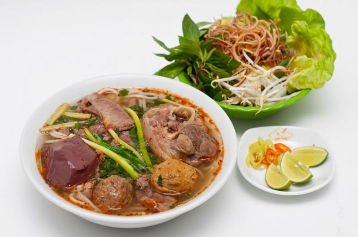 đậm đà đến chân chất – top 8 quán bún bò ngon đà nẵng