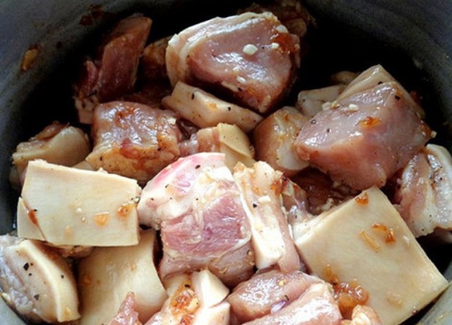 bữa tối, món hầm, công thức làm thịt lợn hầm khoai tây mềm thơm đậm đà