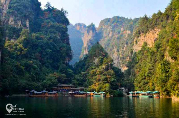 Hồ Bảo Phong – Bức tranh thủy mặc của Trương Gia Giới
