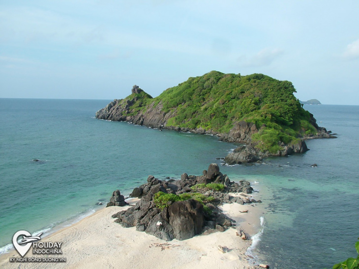 Vịnh Côn Sơn có những hòn đảo nào nổi bật?