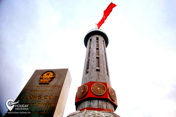 Du lịch Hà Giang chinh phục cột cờ Lũng Cú