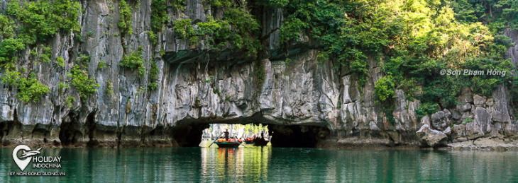 xuôi thuyền chiêm ngưỡng hang luồn hạ long