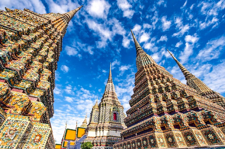 Chùa nào thường được ghé thăm ở Bangkok?