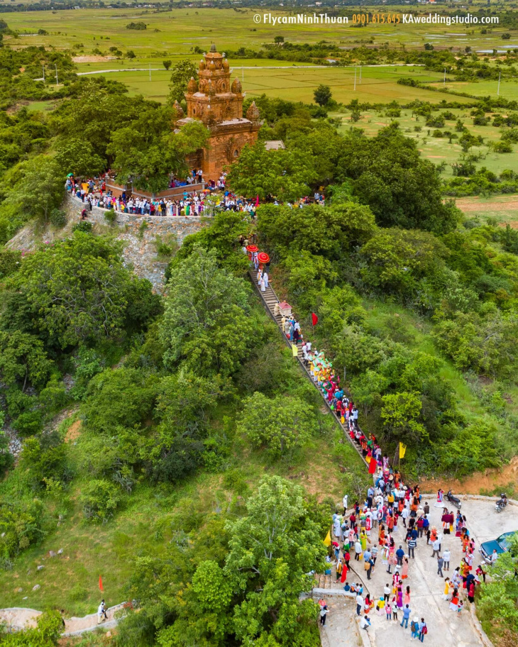 du lịch ninh thuận khám phá 3 đền tháp chăm nổi tiếng linh thiêng