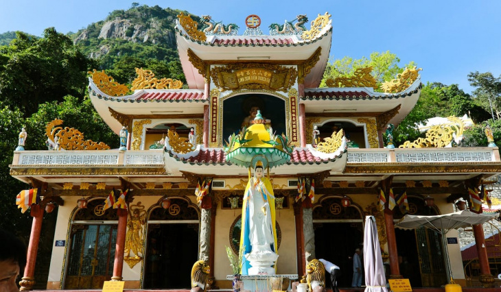 Top 10 chùa đẹp ở Tây Ninh cực nổi tiếng