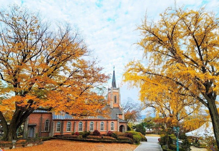 mùa thu đượm màu cổ kính tại thành phố gunpo tỉnh gyeonggi