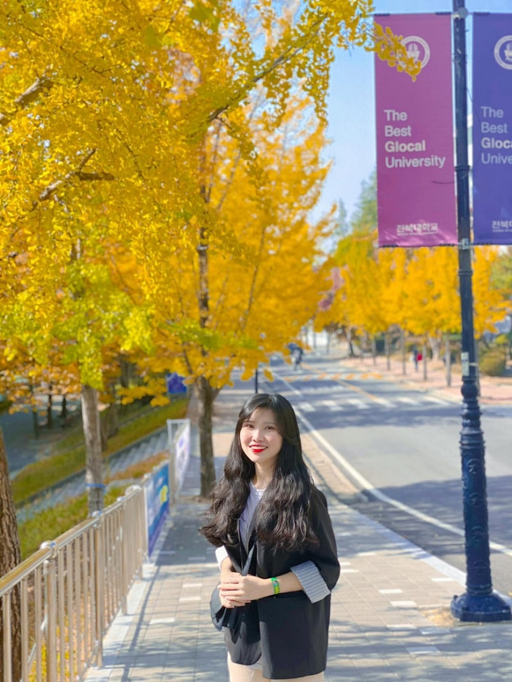 Đại học quốc gia Chonbuk đẹp ngỡ ngàng vào mùa thu