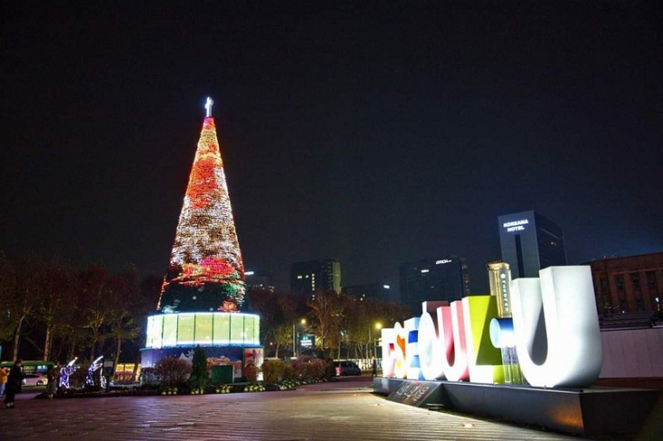 thủ đô seoul ngập tràn màu sắc chào đón giáng sinh