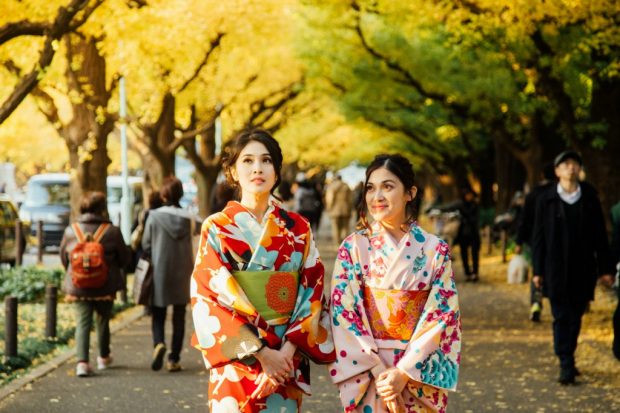 Rực rỡ Kimono giữa thu vàng Tokyo
