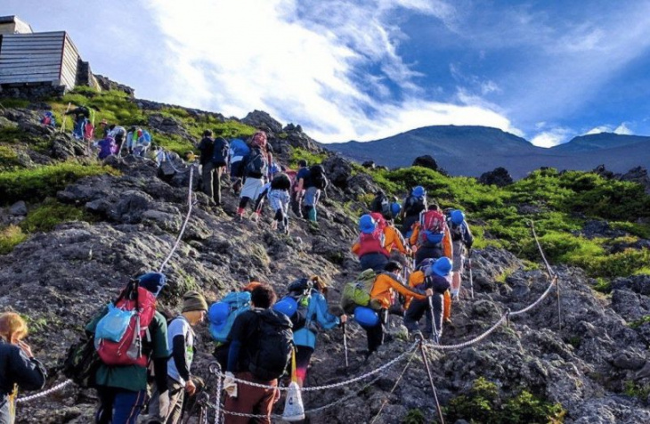 mùa leo núi: thời điểm tốt nhất để du lịch núi phú sĩ nhật bản