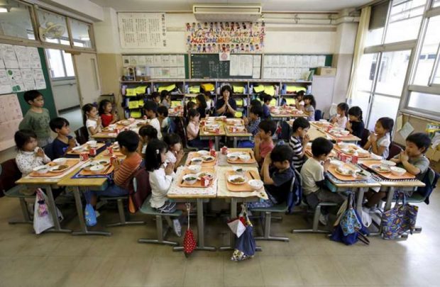 giáo dục nhật bản: thấy gì qua một bữa ăn trưa?