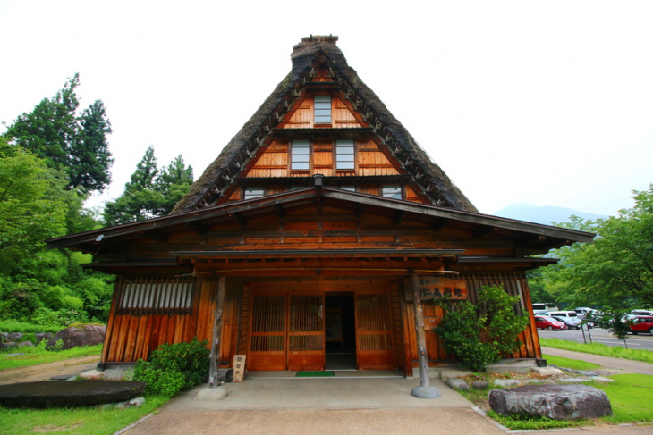 làng ogimachi- ngôi làng lớn nhất ở shirakawago