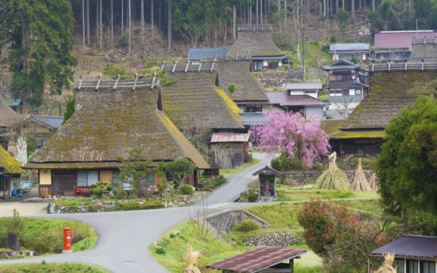 Kayabuki no Sato – Ngôi làng cổ tích