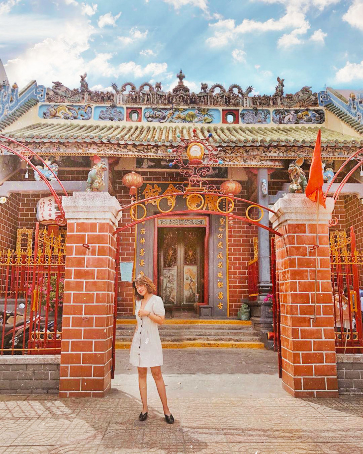 chùa ông cần thơ – địa điểm check-in đậm chất trung hoa (2022)