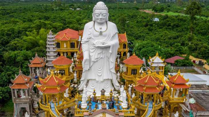 Chùa Phước Thành – Viếng tượng Phật Tổ A Di Đà lớn nhất Việt Nam