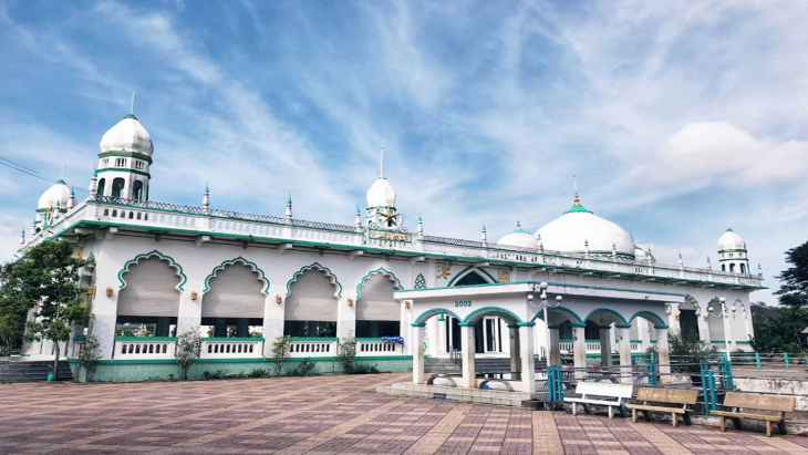 Thánh đường Hồi giáo Masjid Jamiul Azhar cực đẹp ở An Giang (2022)