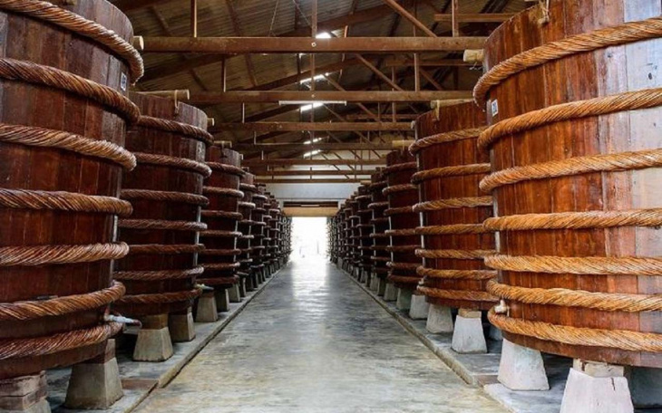 nhà thùng nước mắm phú quốc – nơi sinh ra hương vị đậm đà chất việt (2022)