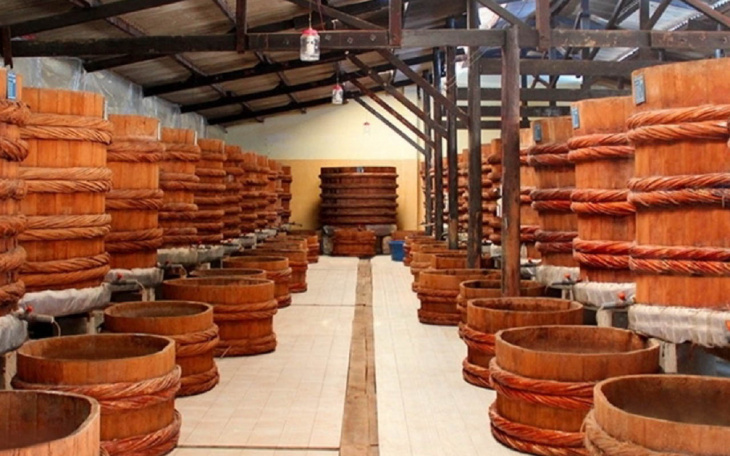 nhà thùng nước mắm phú quốc – nơi sinh ra hương vị đậm đà chất việt (2022)