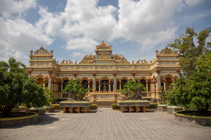 vinh trang pagoda – my tho