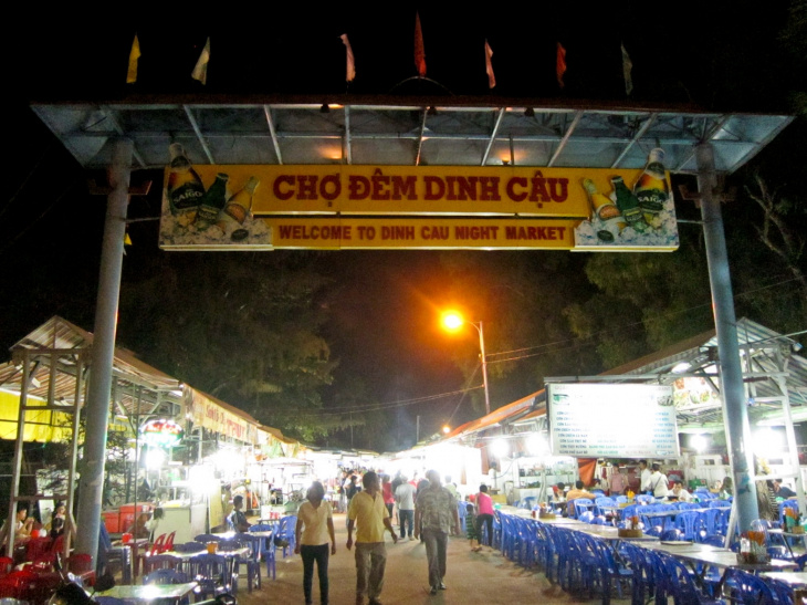 Dinh Cau Night Market – Phu Quoc
