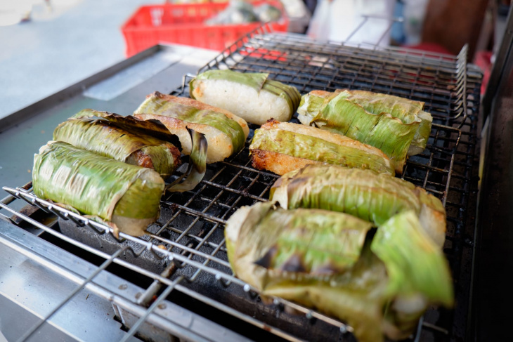 local street foods to taste in hcmc